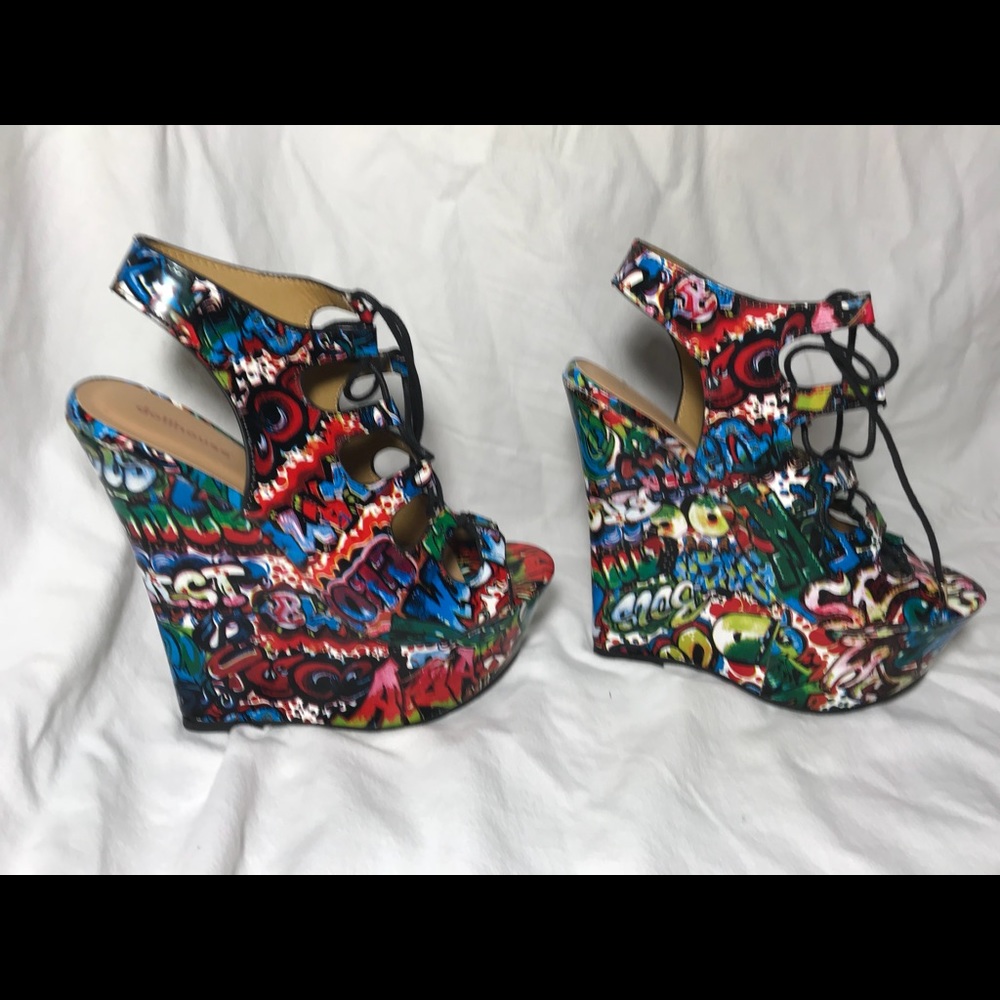 New with box Dollhouse graffiti wedges